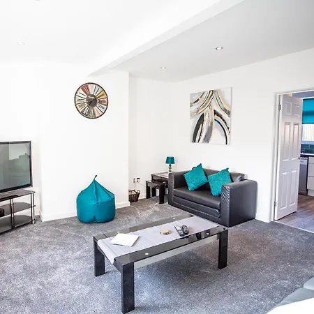 Lovely 3 Bedroom House - Close To All Attractions - Free Parking Tamworth Exterior foto