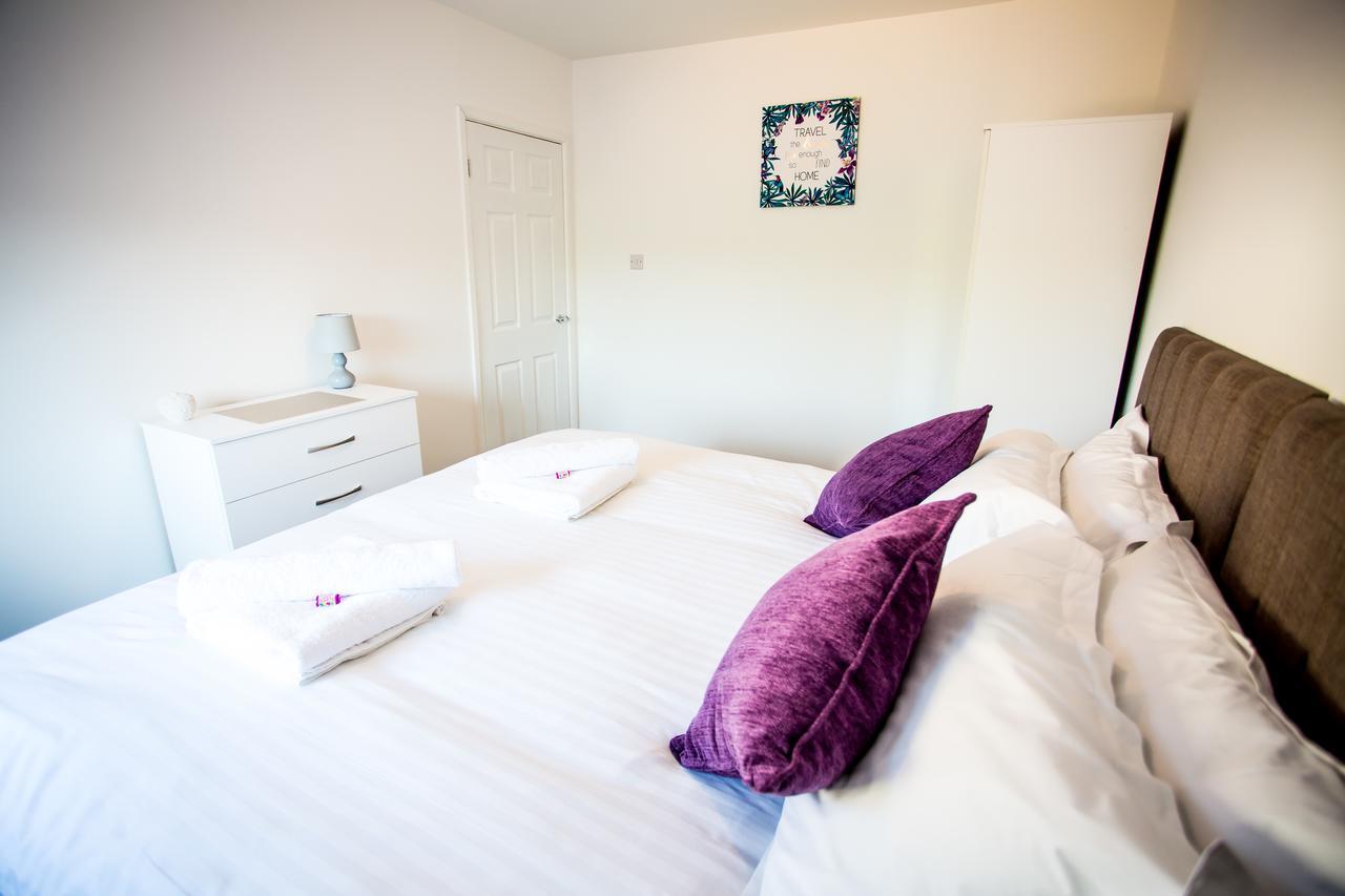 Lovely 3 Bedroom House - Close To Attractions - Free Parking Tamworth