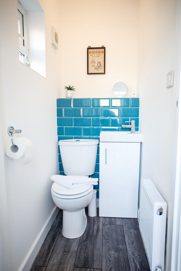 Lovely 3 Bedroom House - Close To Attractions - Free Parking Holiday home