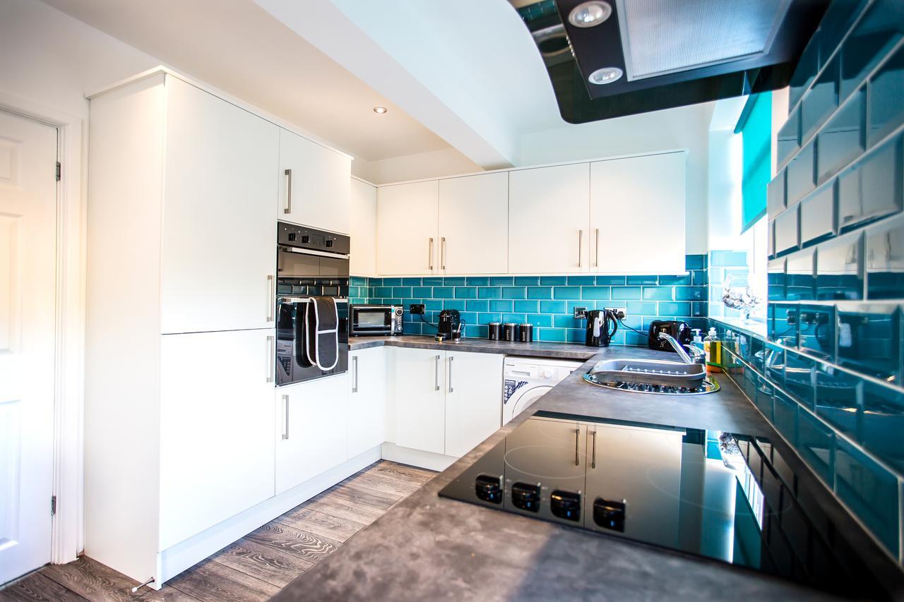 Lovely 3 Bedroom House - Close To Attractions - Free Parking Holiday home