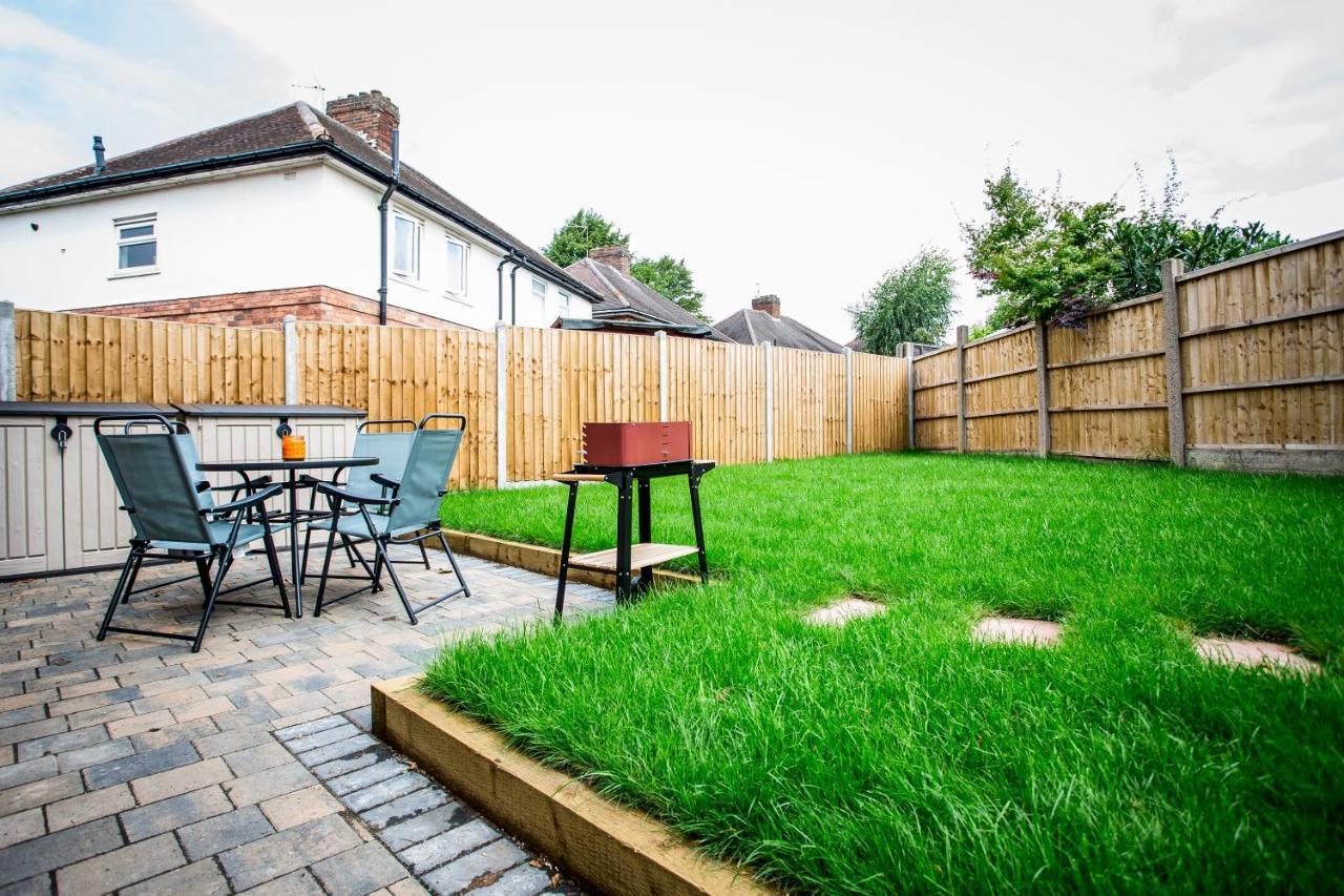 Lovely 3 Bedroom House - Close To Attractions - Free Parking * Tamworth